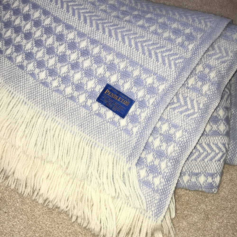 Beautiful Pendleton 100% virgin wool blanket